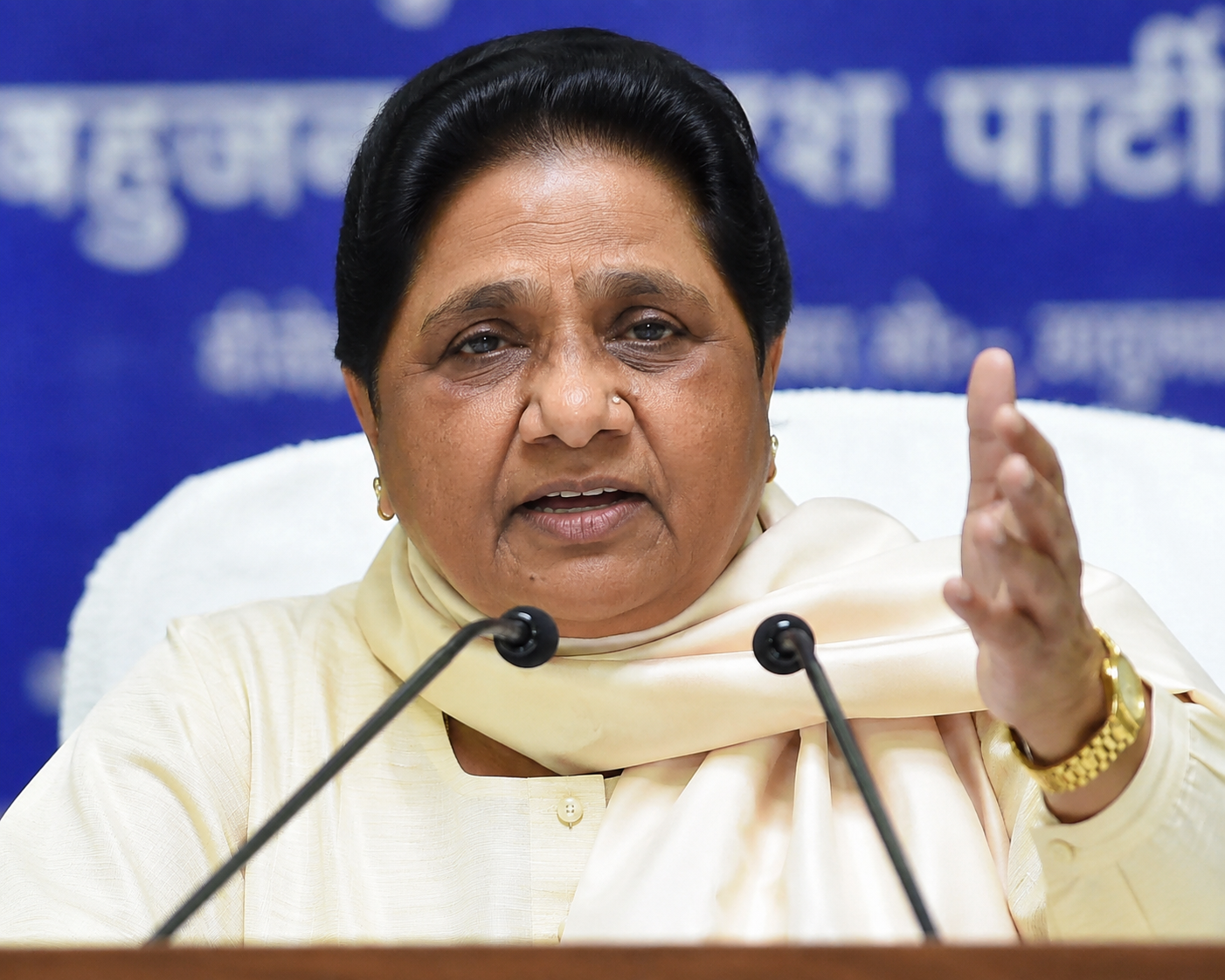 मायावती का सख्त फैसला! पूर्व मंत्री अनंत कुमार मिश्रा BSP से बाहर, 2027 से पहले बढ़ी सियासी हलचल